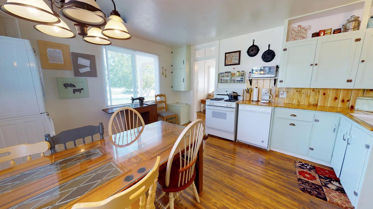 Hot Tub And Grandma'S Cottage, Charming And Nostalgic Blanding Eksteriør bilde